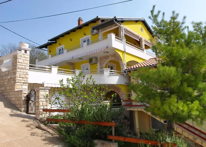 Apartamento Anic-1 By Interhome